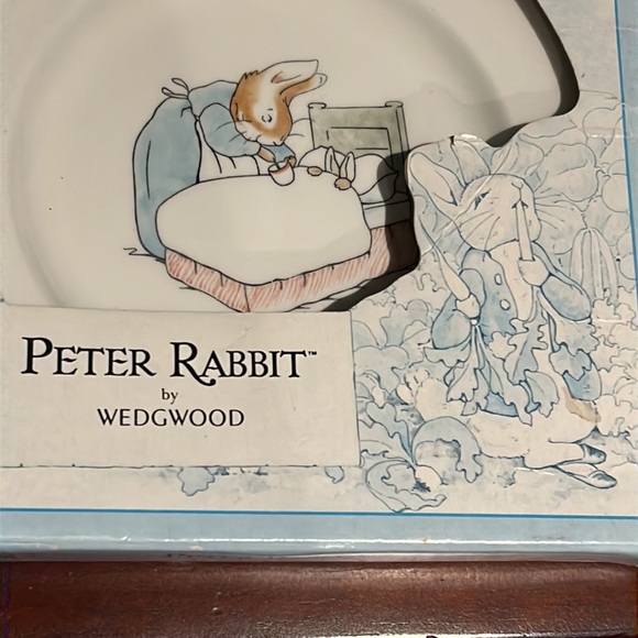 Wedgwood Peter Rabbit Plate w/ Peter in Bed w/ camomile Tea Original box. - Picture 6 of 15